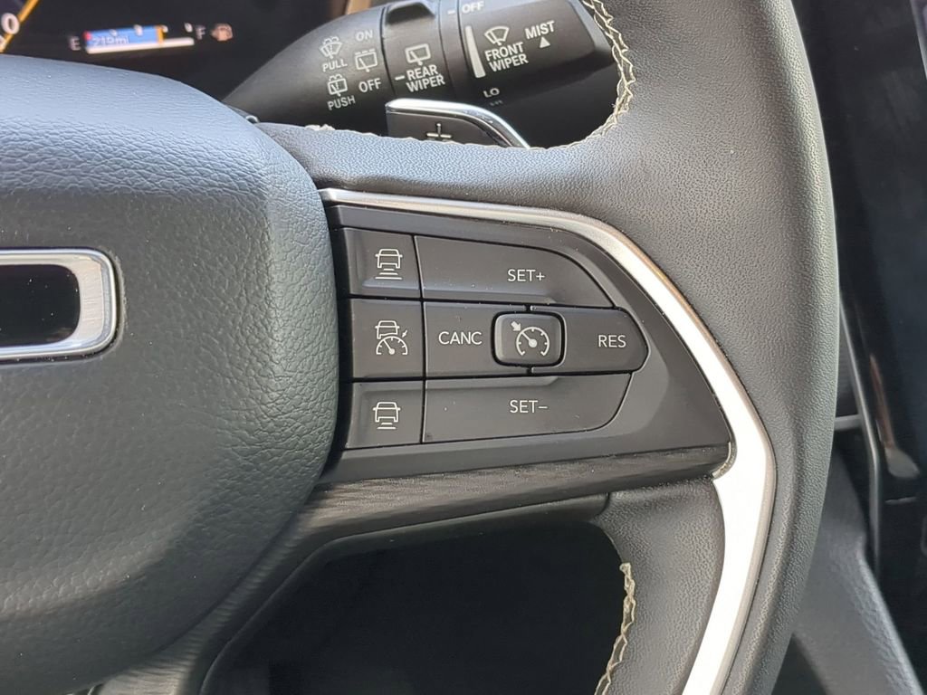 Used 2024 Jeep Grand Cherokee L Laredo image 21