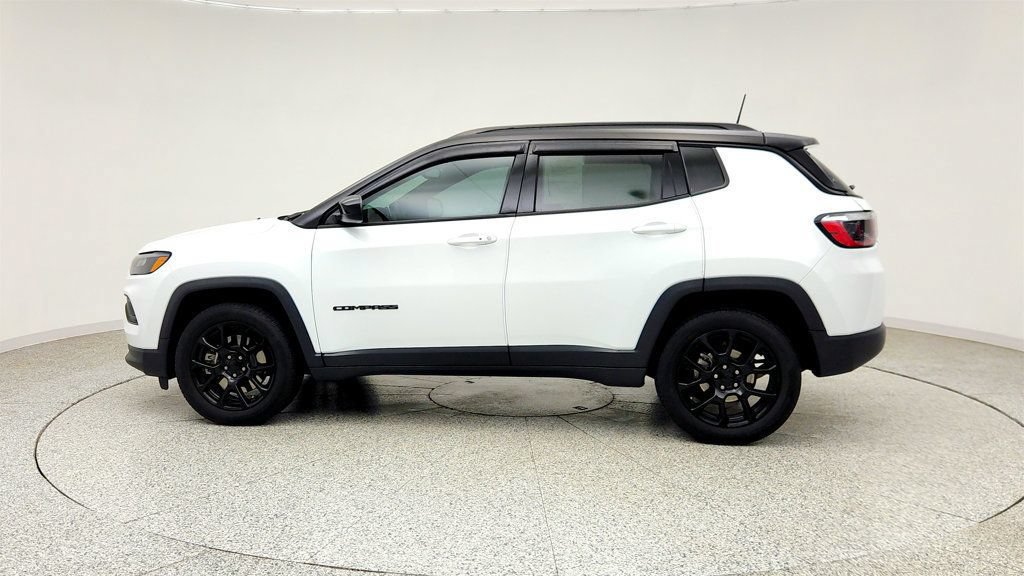 Used 2024 Jeep Compass Latitude w/ Altitude Special Edition AWD/4WD image 8