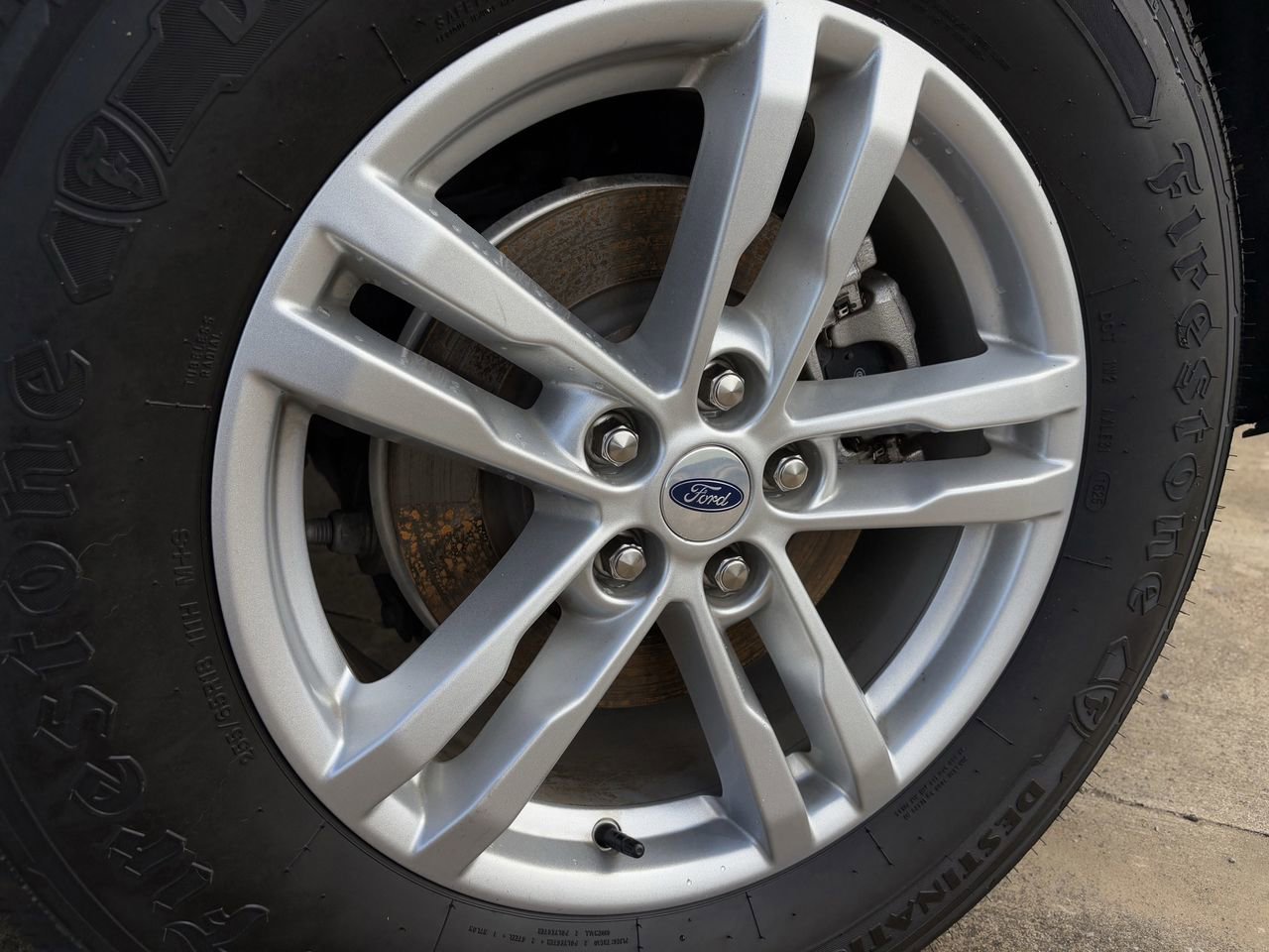 Used 2023 Ford Explorer XLT image 11