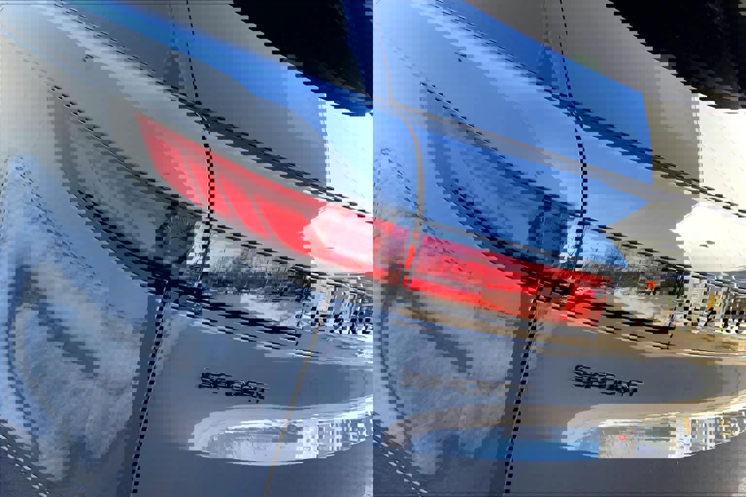 Used 2025 Land Rover Range Rover Sport SE AWD/4WD image 26