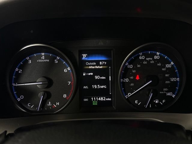 Used 2018 Toyota RAV4 LE FWD image 18