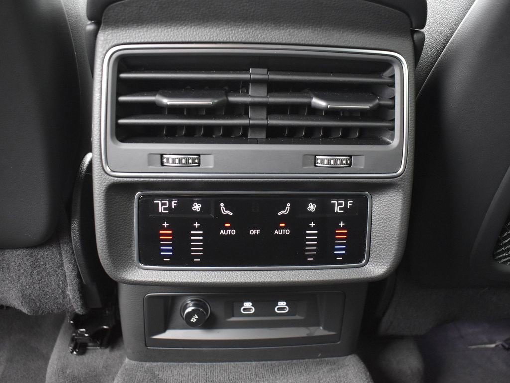 Used 2023 Audi Q8 Premium Plus image 25