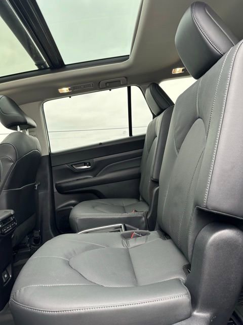 Used 2026 Toyota Grand Highlander Limited image 15