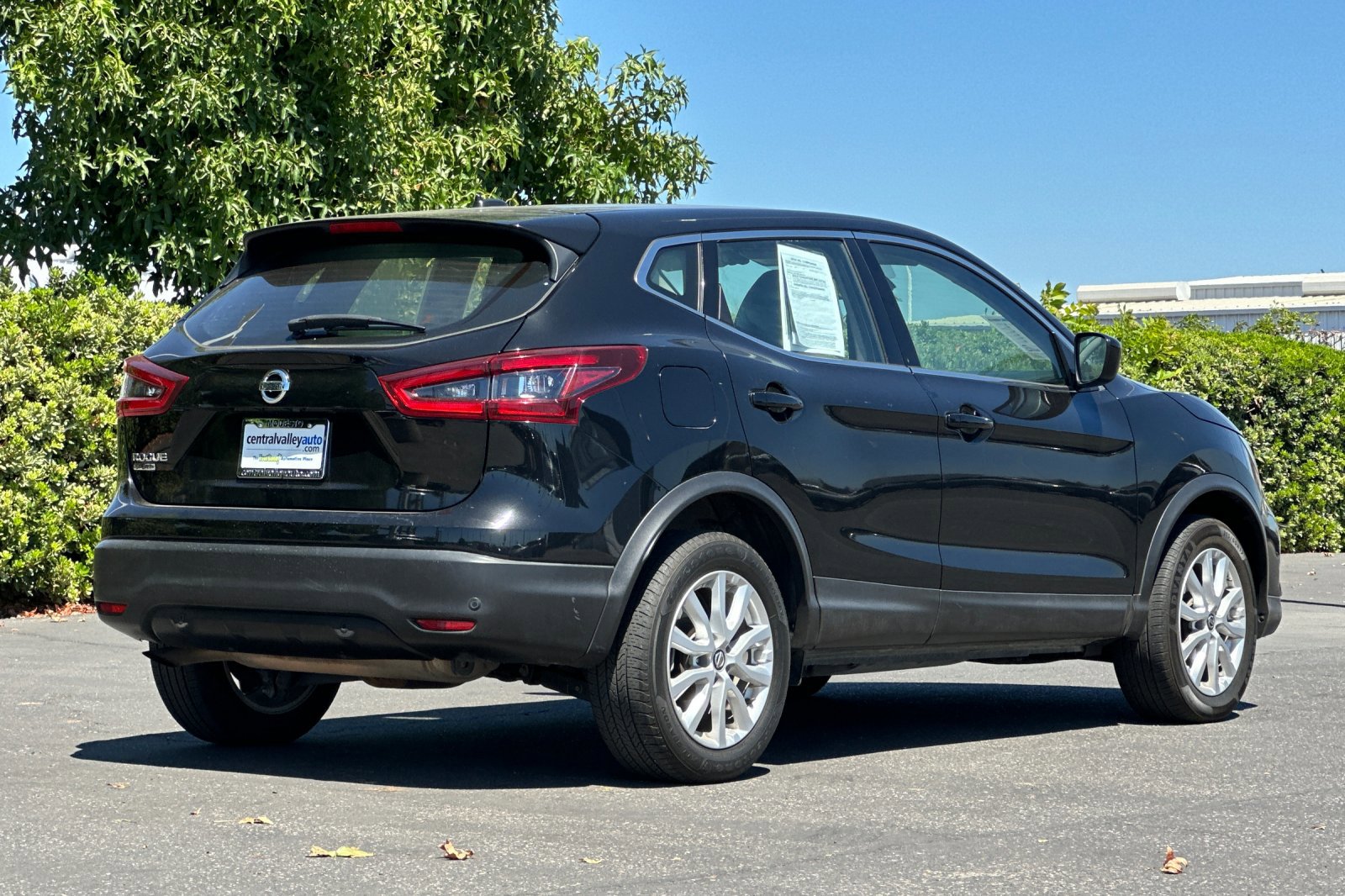 Certified 2022 Nissan Rogue Sport S image 4