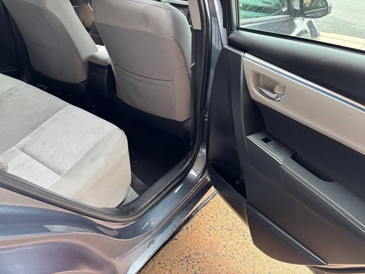 Used 2015 Toyota Corolla LE FWD image 20