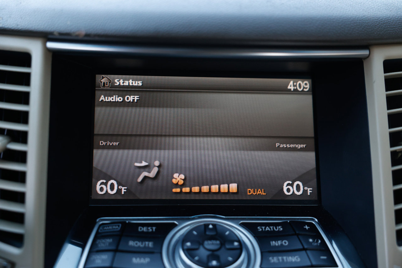 Used 2009 INFINITI FX35 AWD w/ Navigation Pkg image 32