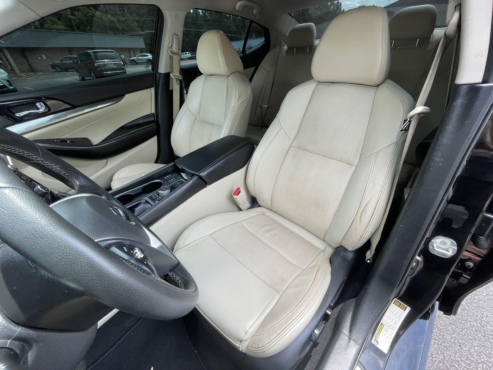 Used 2022 Nissan Maxima SV w/ Floor Mat Group FWD image 10