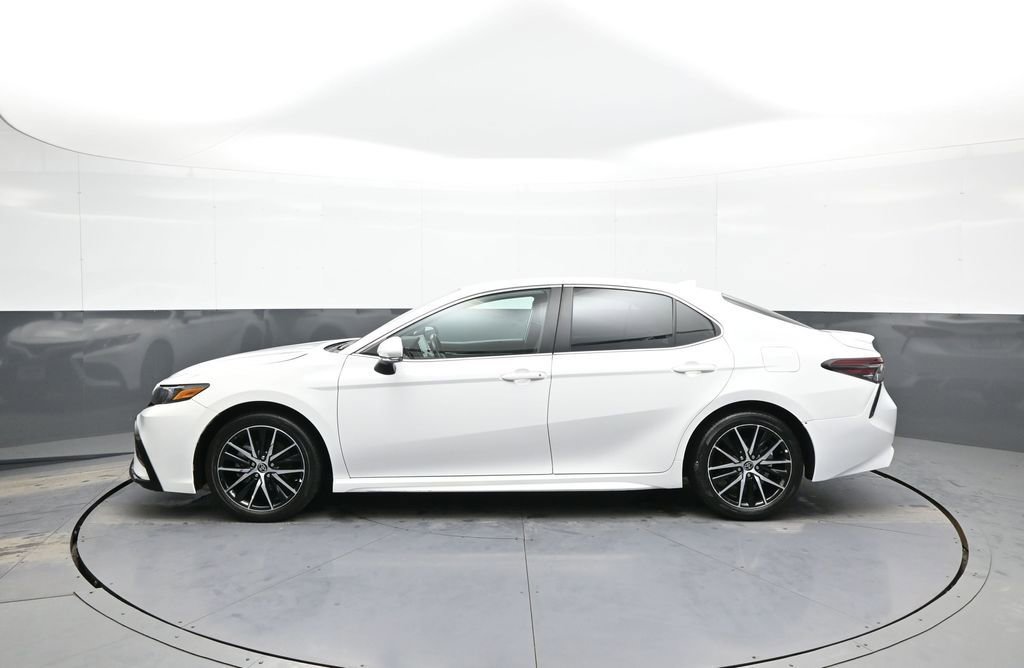Certified 2023 Toyota Camry SE image 9