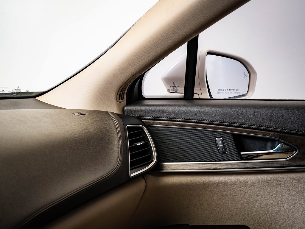 Used 2019 Lincoln Nautilus Select image 31