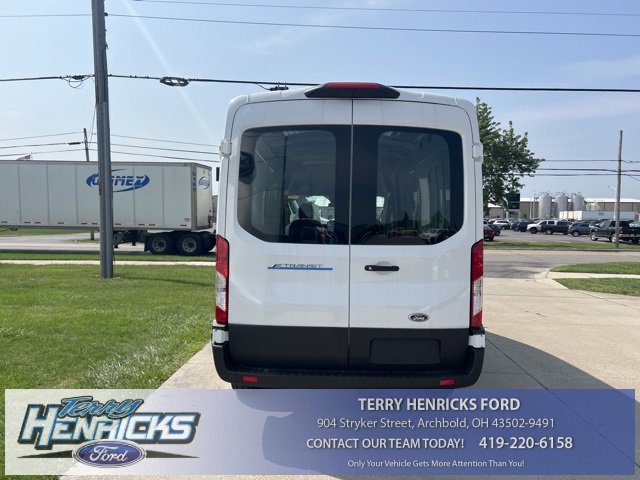New 2023 Ford E-Transit Medium Roof image 4