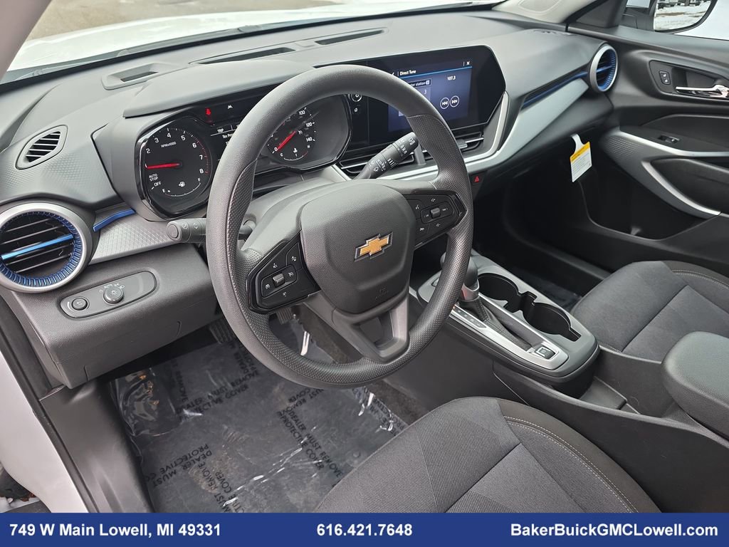 Used 2024 Chevrolet Trax LS w/ LS Convenience Package image 16