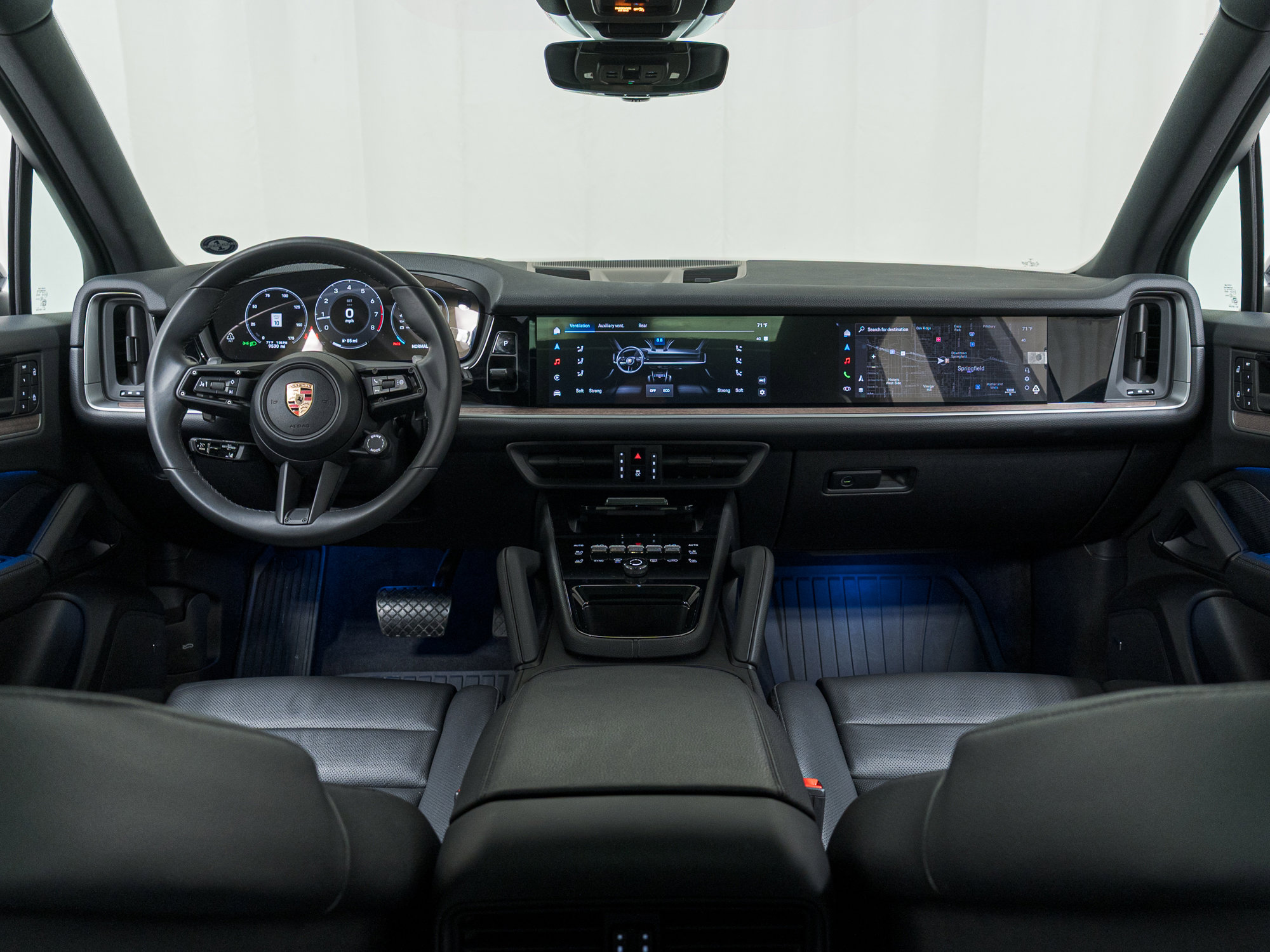 Certified 2025 Porsche Cayenne image 18