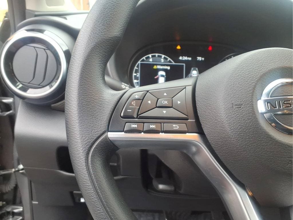 Used 2021 Nissan Kicks SV FWD image 28