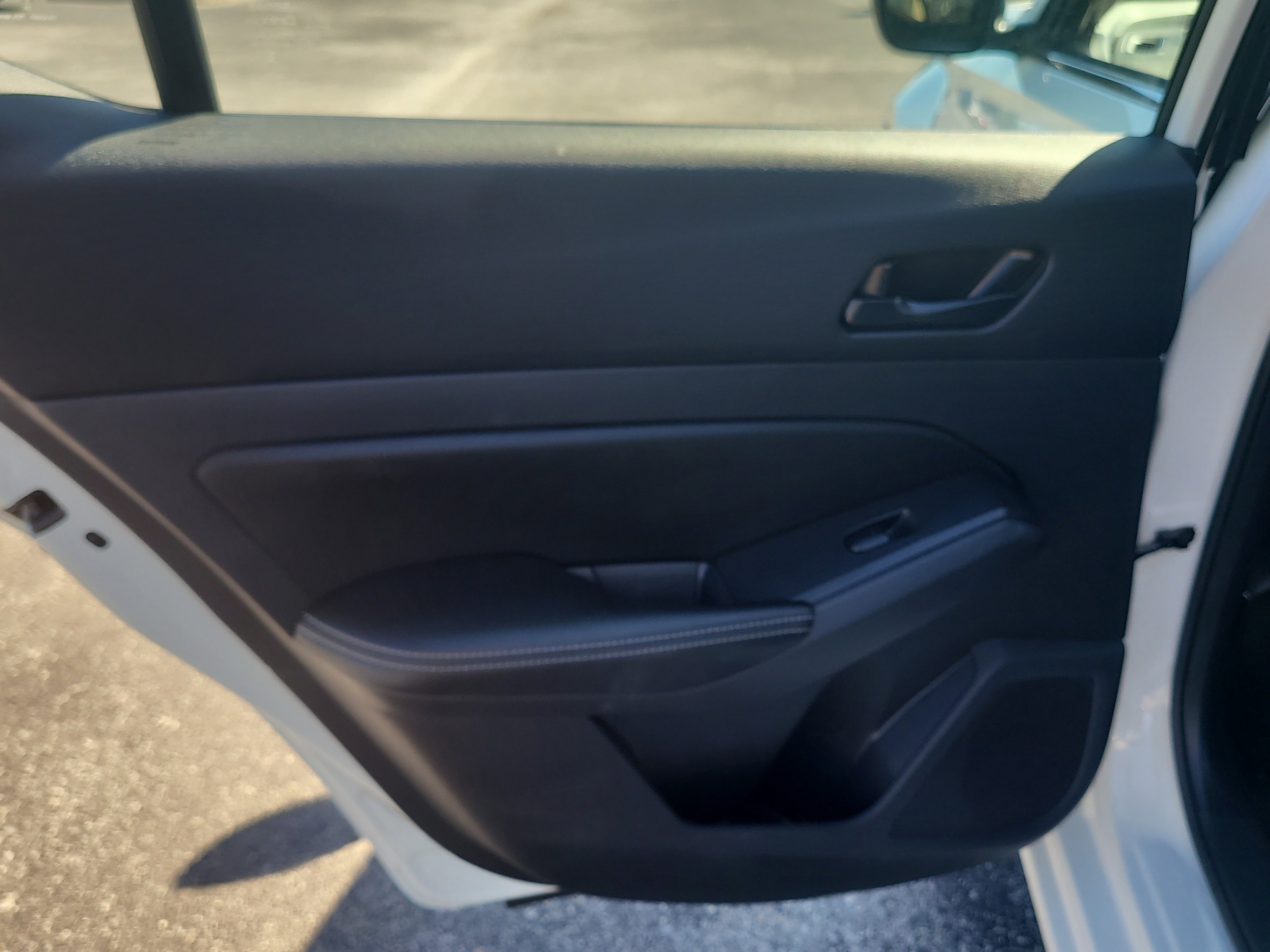 Used 2025 Nissan Altima 2.5 SV image 11