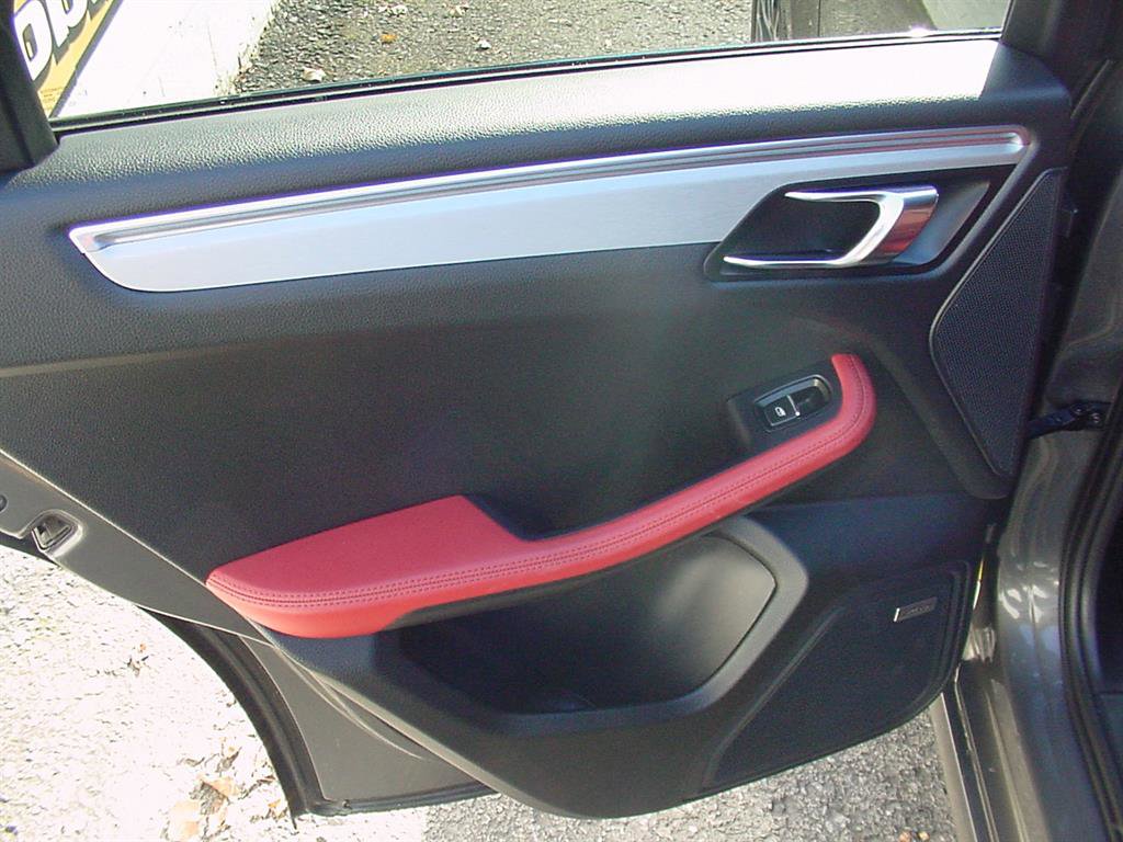 Used 2016 Porsche Macan Turbo image 36