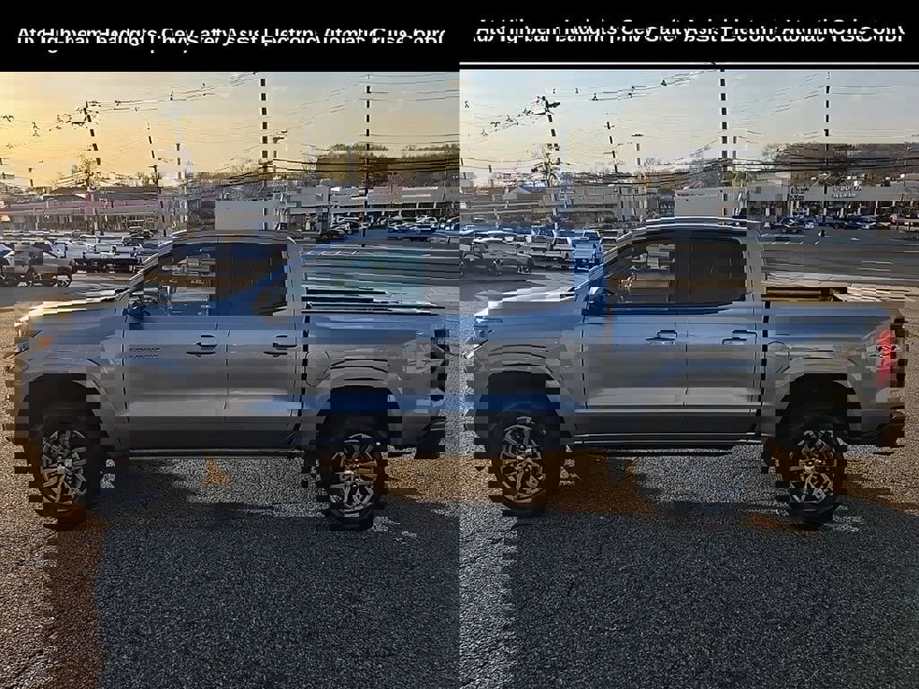 Used 2023 Chevrolet Colorado LT w/ LT Convenience Package image 6