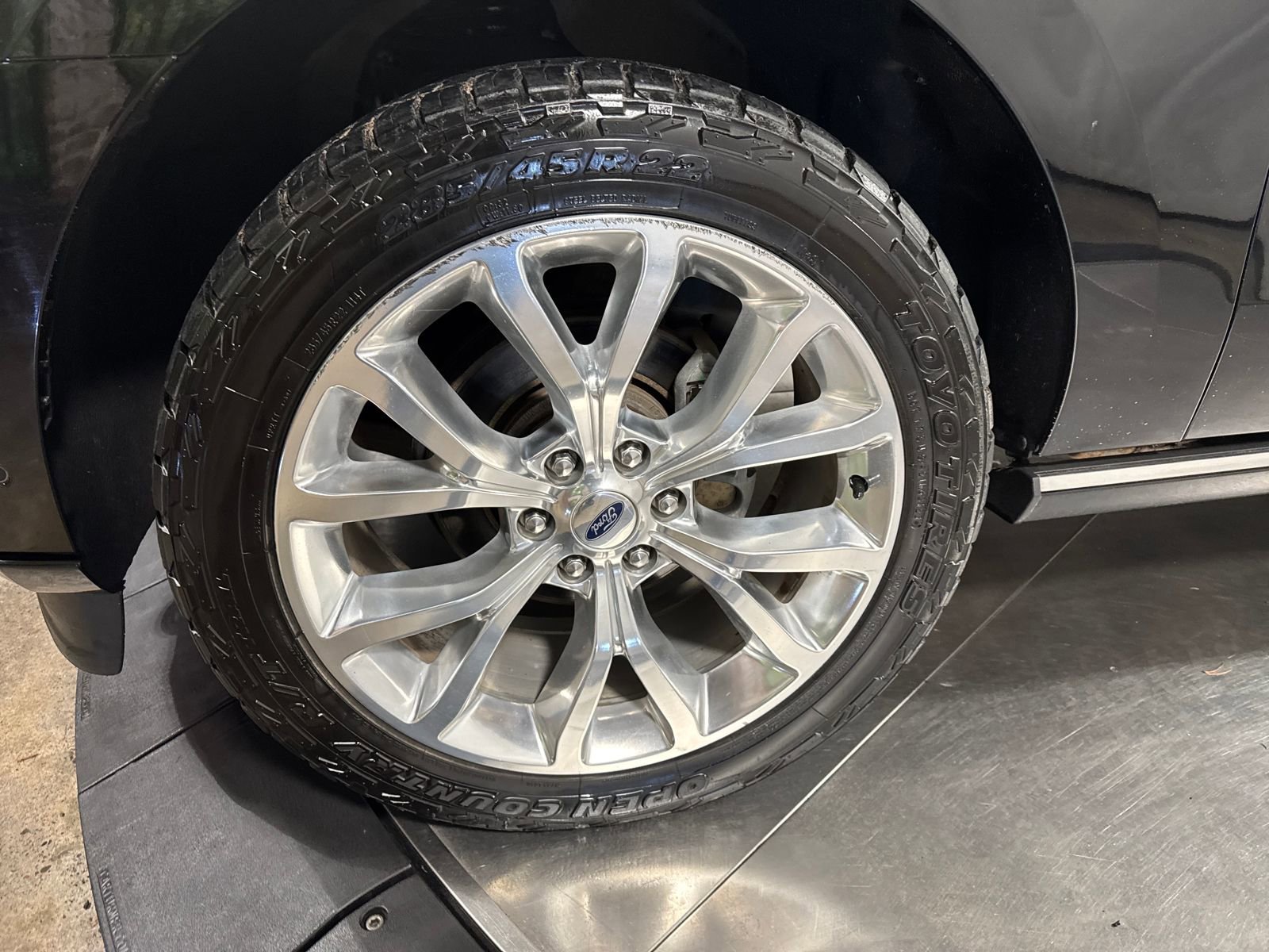 Used 2018 Ford Expedition Max Platinum image 2