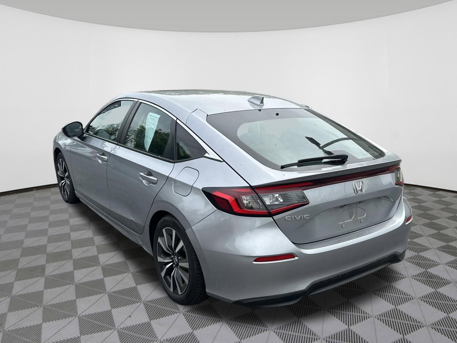 Used 2024 Honda Civic EX-L image 5