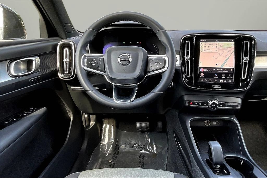 Used 2024 Volvo XC40 B5 Core AWD/4WD image 8