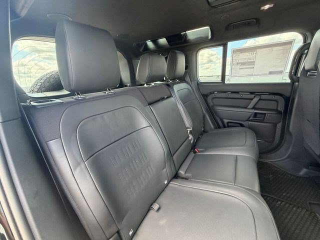 New 2026 Land Rover Defender 110 OCTA AWD/4WD image 17