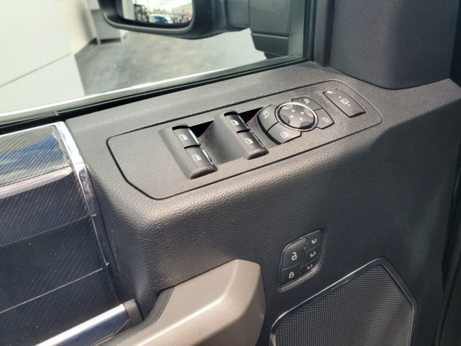 Used 2021 Ford F250 Platinum w/ FX4 Off-Road Package AWD/4WD image 15