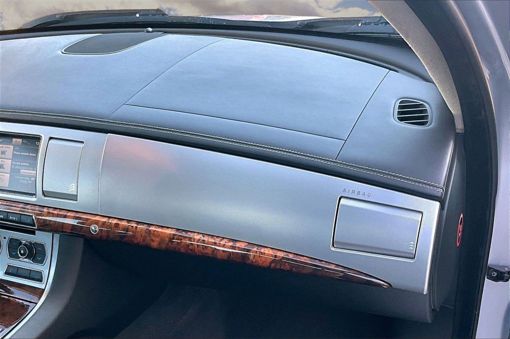 Used 2012 Jaguar XF Portfolio image 25