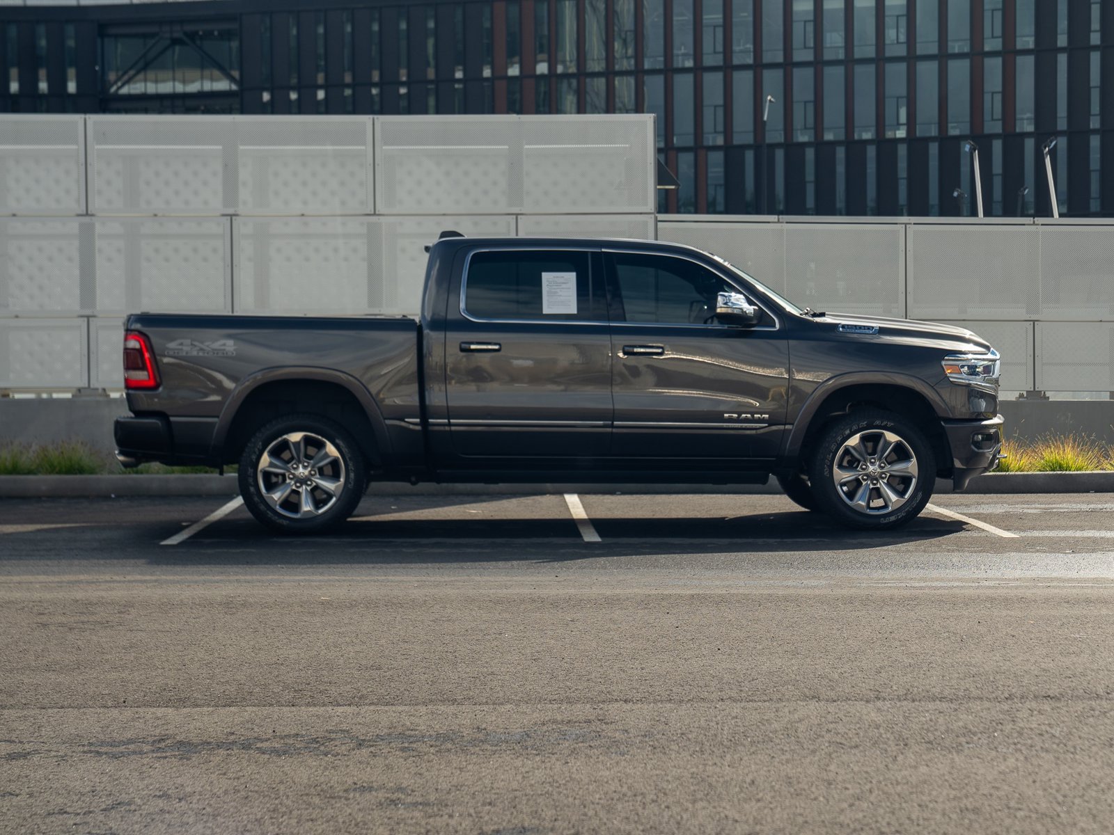 Used 2022 RAM 1500 Limited AWD/4WD image 7