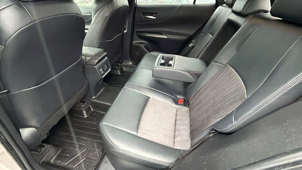 Used 2021 Toyota Venza XLE w/ Carpet Mat Package (TMS) image 16