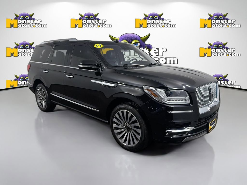 Used 2019 Lincoln Navigator Reserve image 3