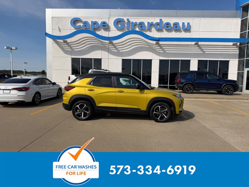 Used 2023 Chevrolet TrailBlazer RS w/ Sun and Liftgate Package FWD image 1