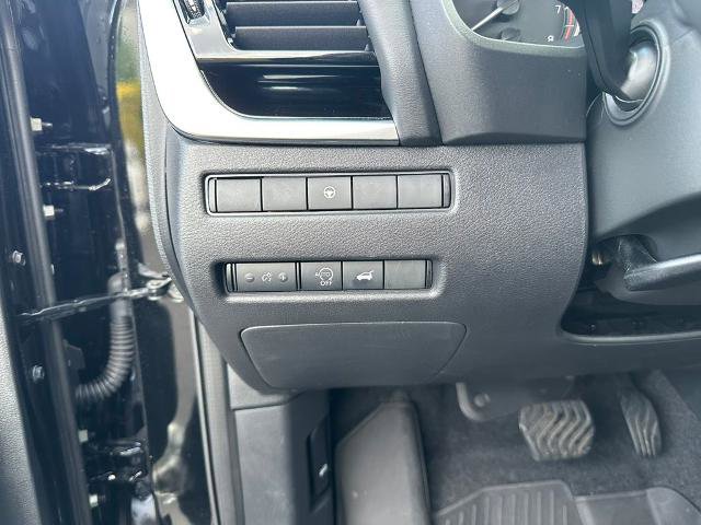 Certified 2023 Nissan Rogue SL w/ SL Premium Package image 17