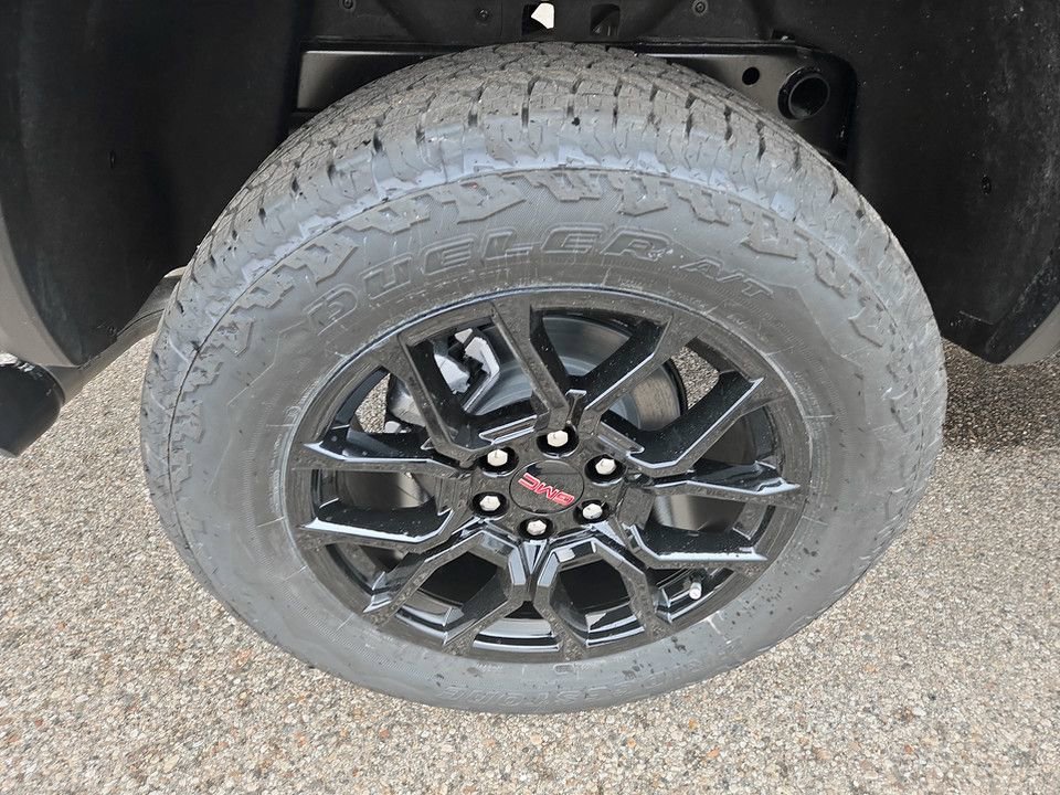 New 2026 GMC Canyon Denali w/ LPO, Denali Black Edition image 36