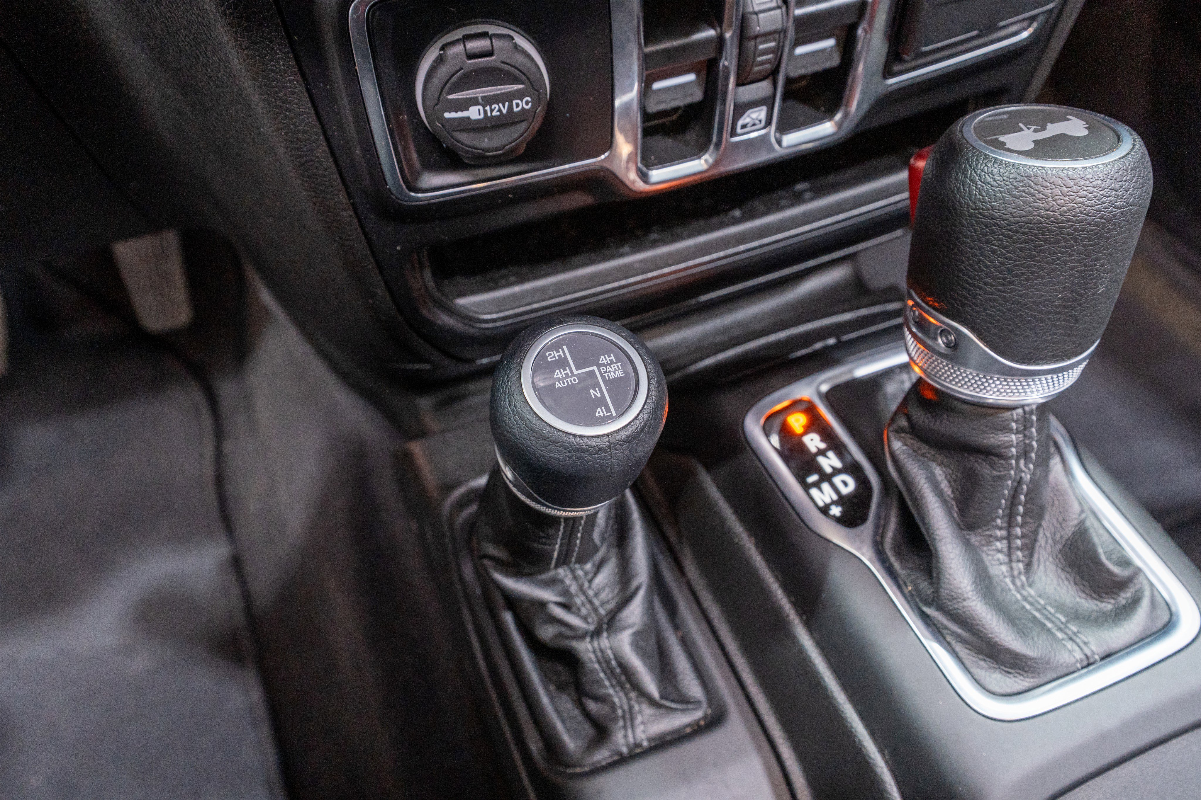 Used 2025 Jeep Wrangler Sahara w/ Safety Group image 24