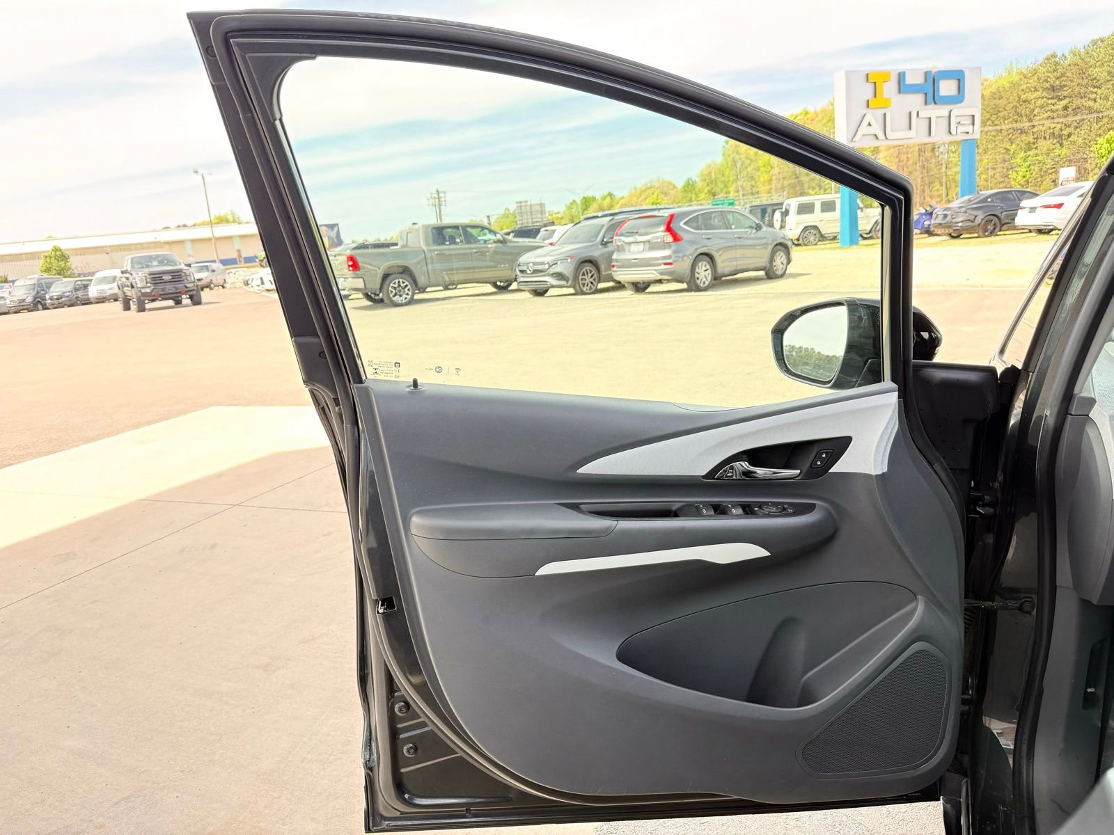 Used 2018 Chevrolet Bolt LT FWD image 16