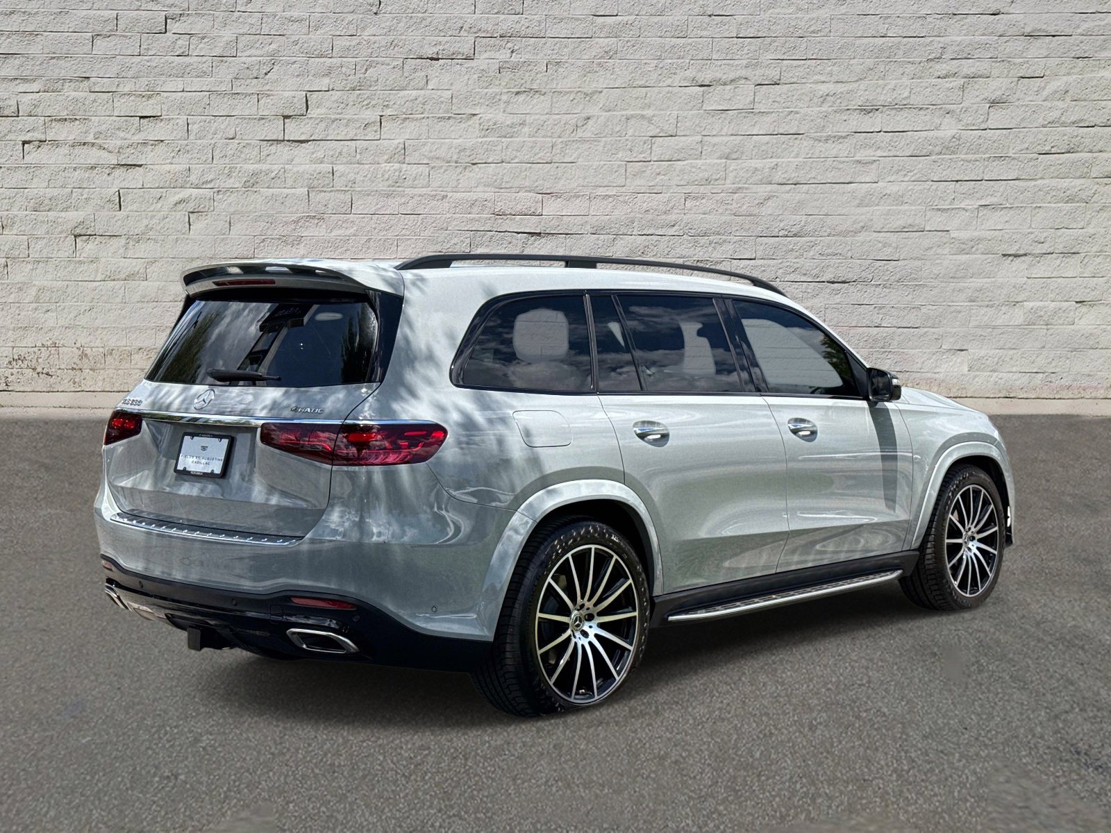 Used 2024 Mercedes-Benz GLS 580 4MATIC image 5