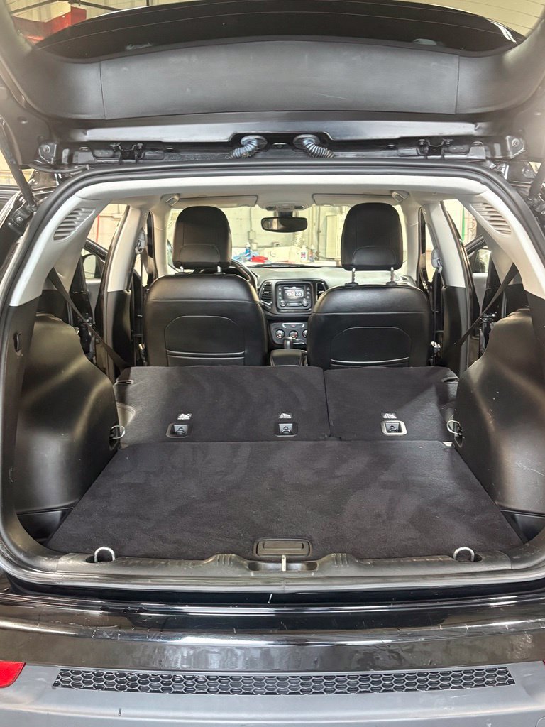 Used 2018 Jeep Compass Latitude AWD/4WD image 20