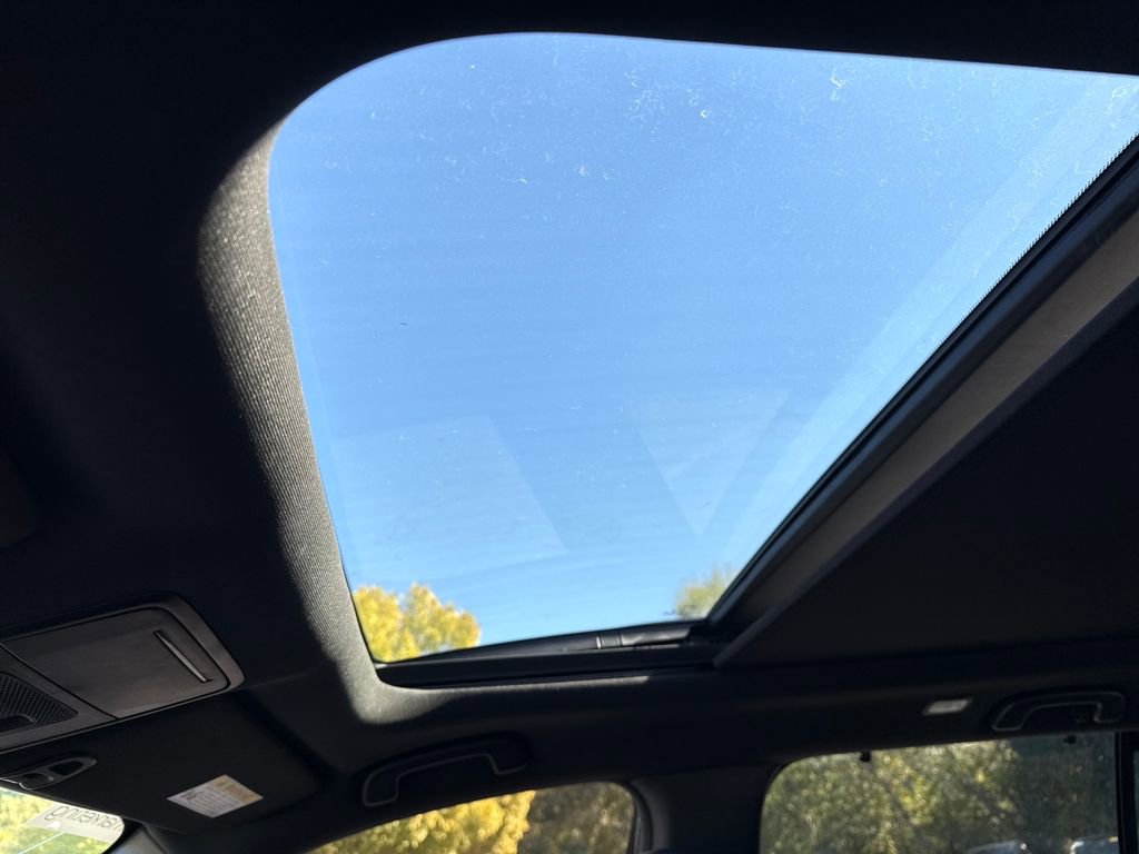 Used 2025 Honda Pilot Black Edition image 21