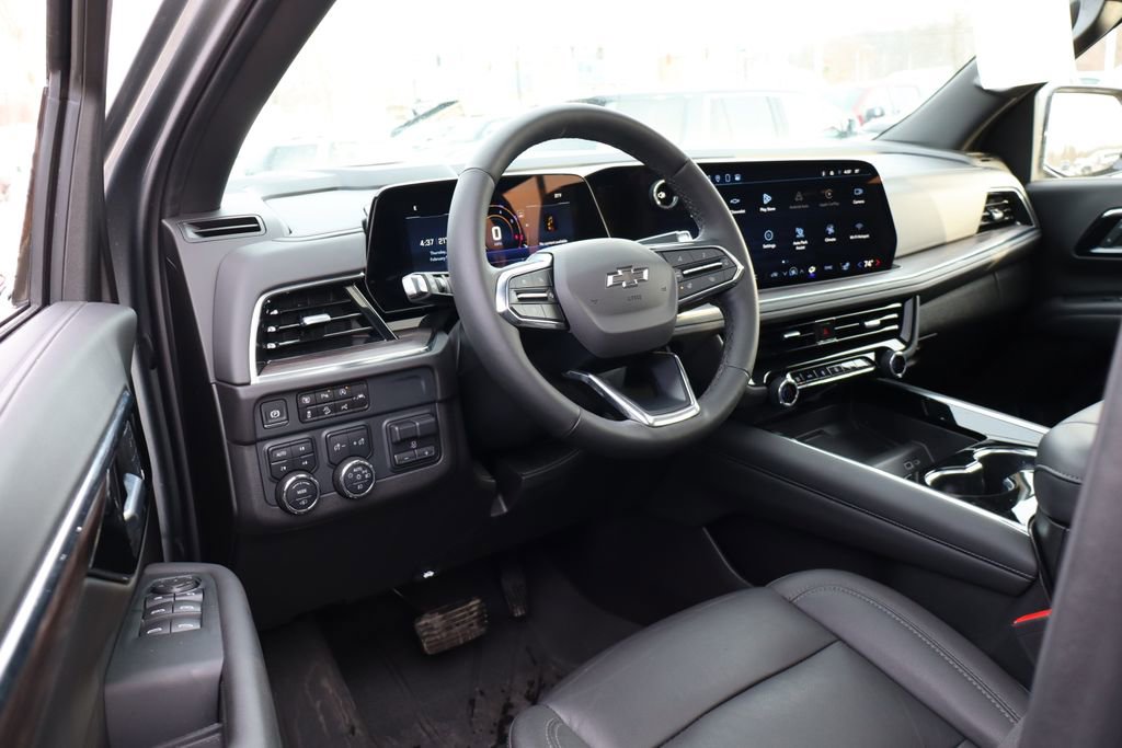Used 2025 Chevrolet Suburban Z71 w/ Z71 Off-Road Package image 17