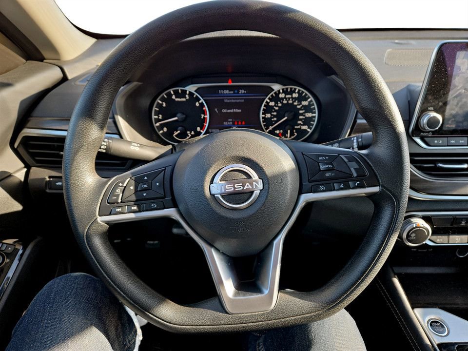 Used 2023 Nissan Altima 2.5 SV image 14