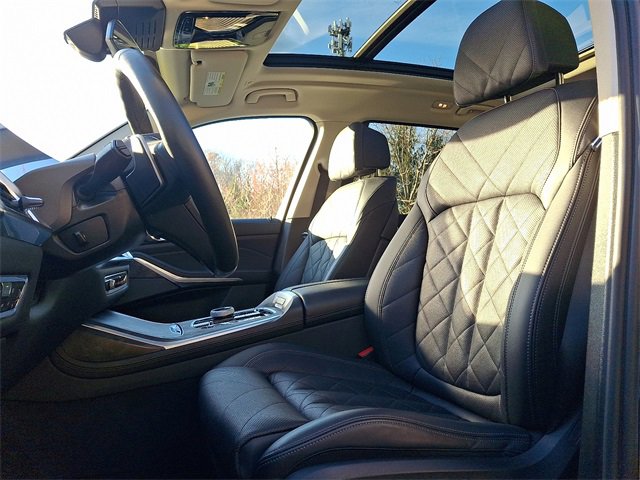 Used 2023 BMW X7 xDrive40i w/ Premium Package image 13
