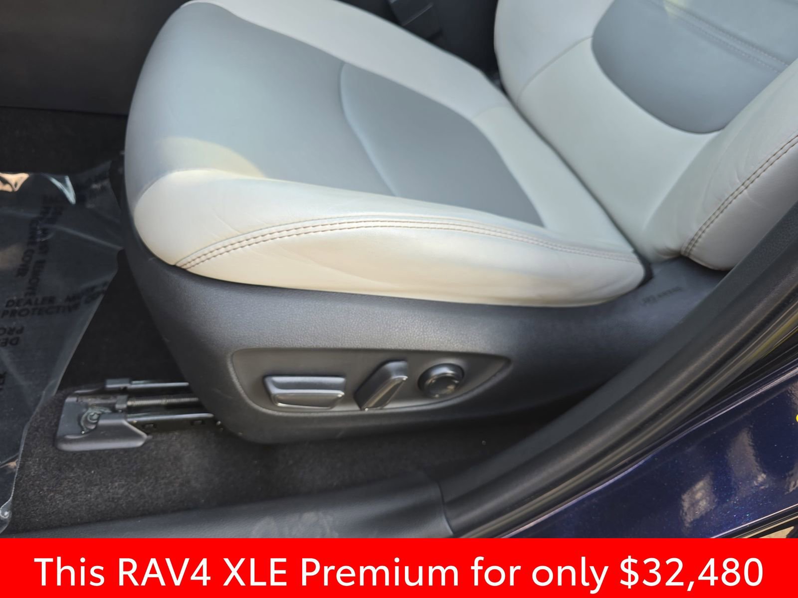 Used 2023 Toyota RAV4 XLE Premium image 36