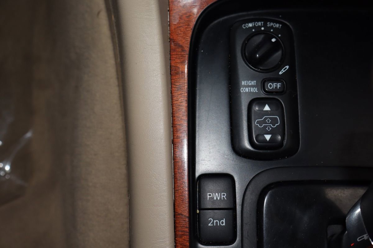 Used 2001 Lexus LX 470 4WD image 14