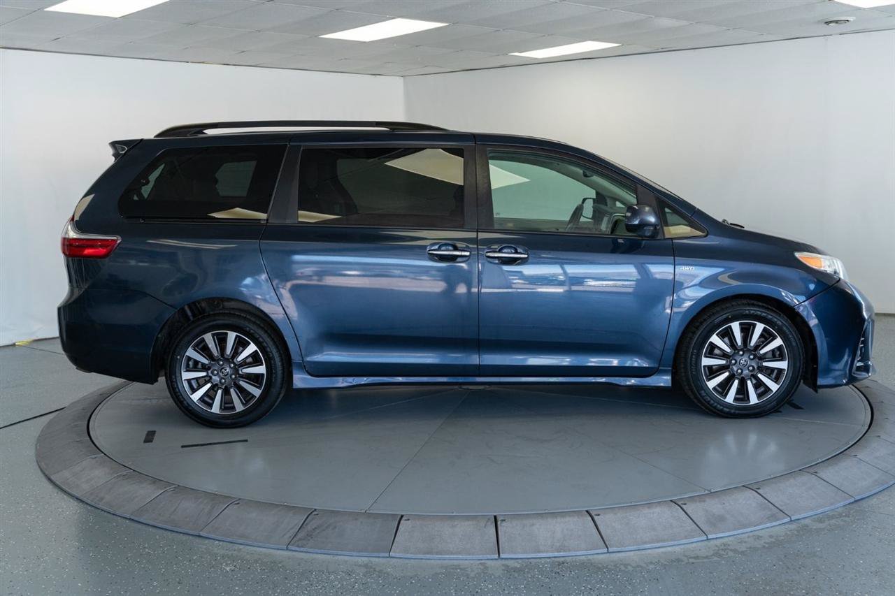 Used 2019 Toyota Sienna XLE AWD/4WD image 8