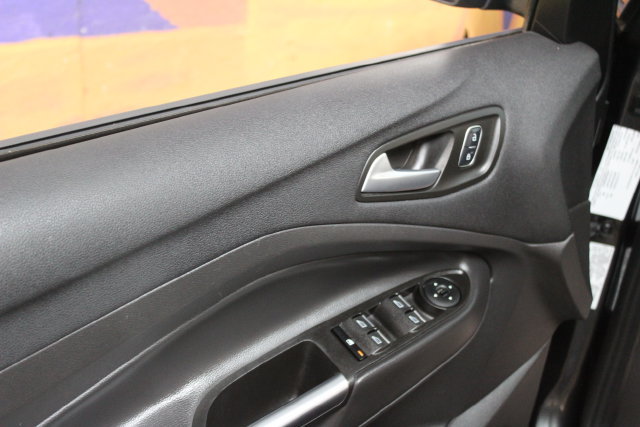 Used 2017 Ford C-MAX Energi SE FWD image 13