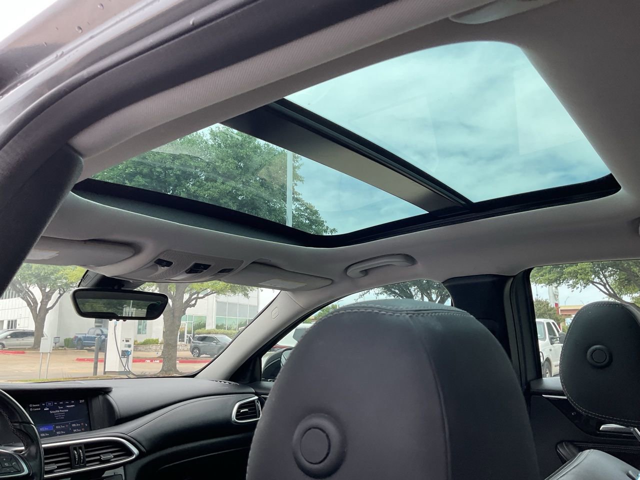 Used 2018 INFINITI QX30 image 20