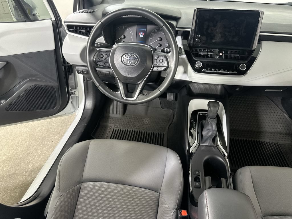 Used 2025 Toyota Corolla SE FWD image 18