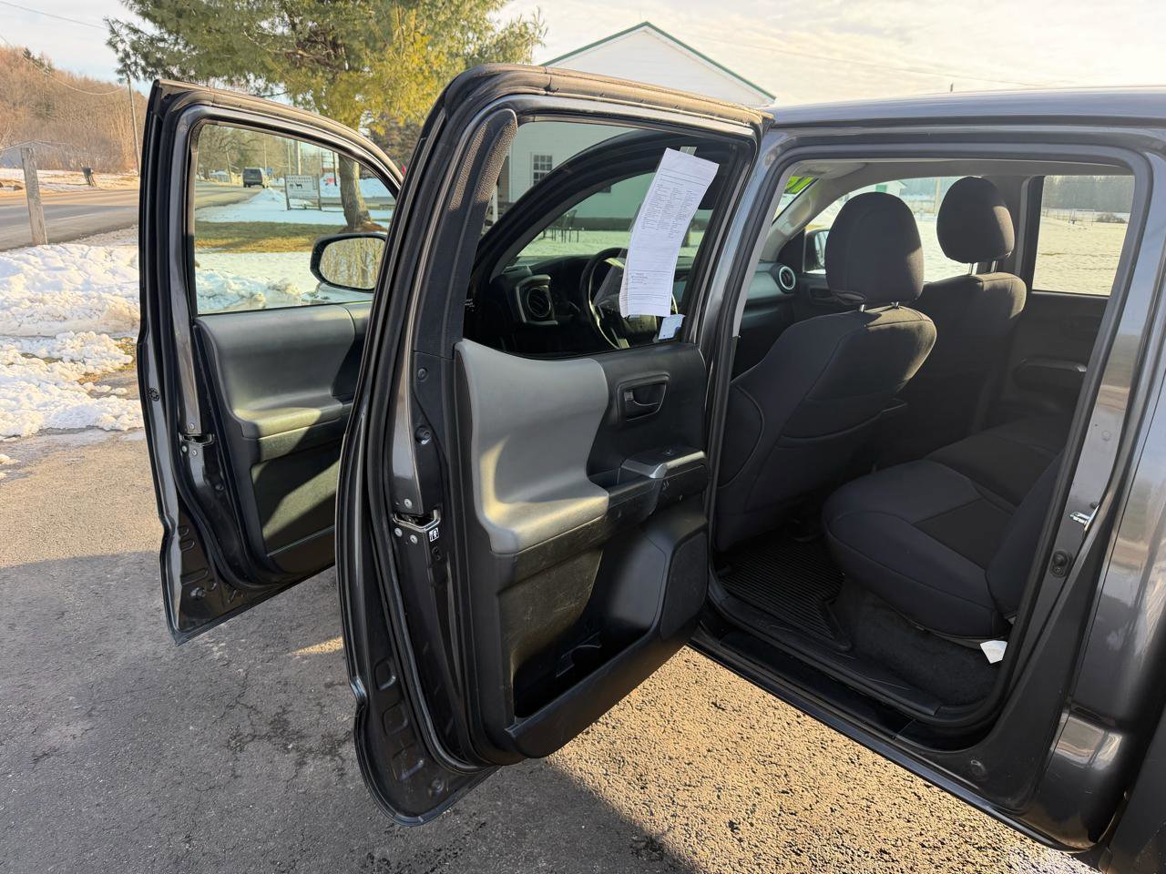 Used 2018 Toyota Tacoma SR5 image 33