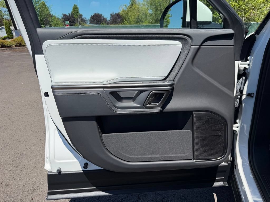 Used 2024 Rivian R1S Adventure AWD/4WD image 11