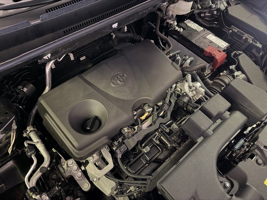 Used 2023 Toyota RAV4 LE image 14