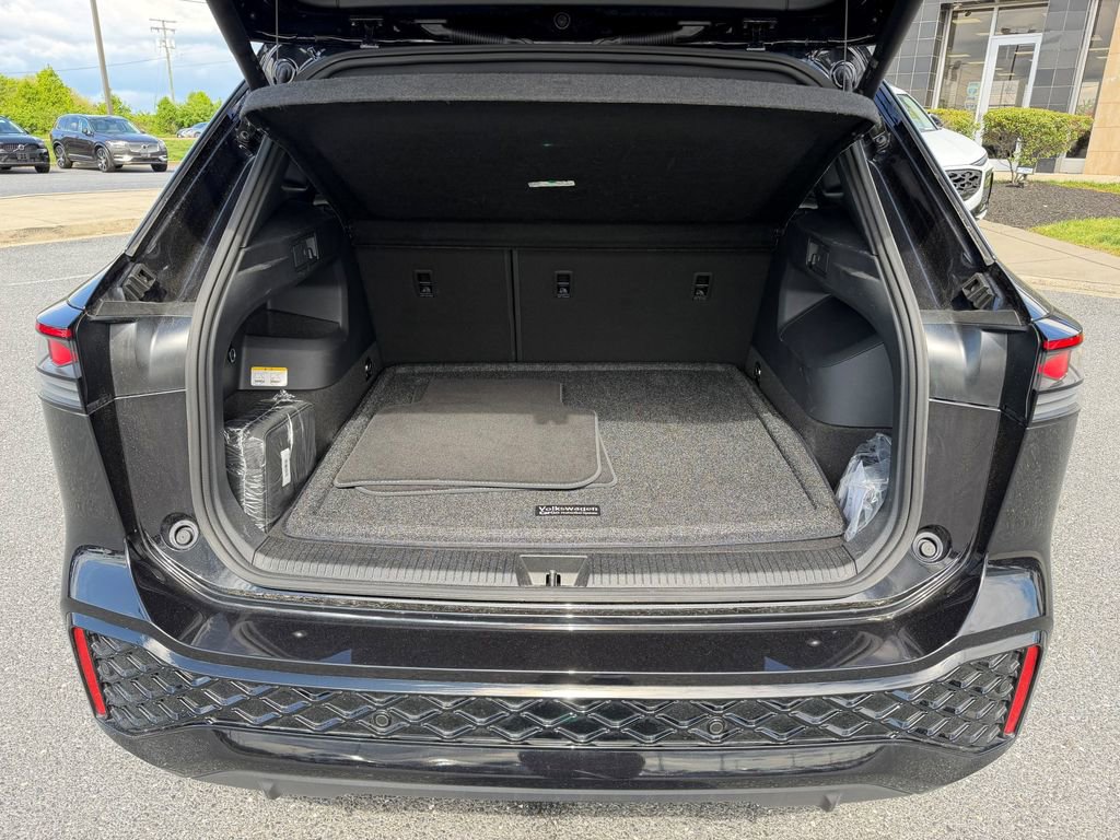 Used 2025 Volkswagen Tiguan SEL R-Line AWD/4WD image 22